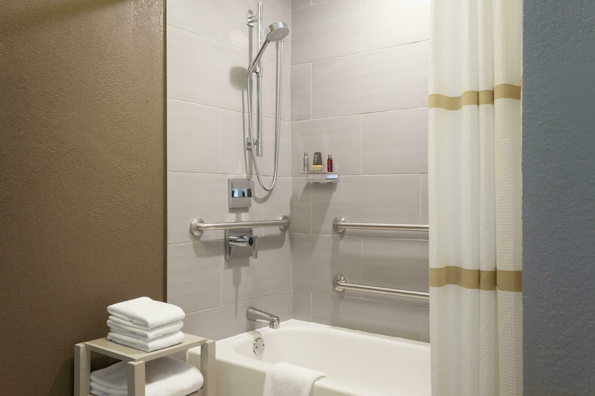 Marriott Savannah Riverfront Стая снимка